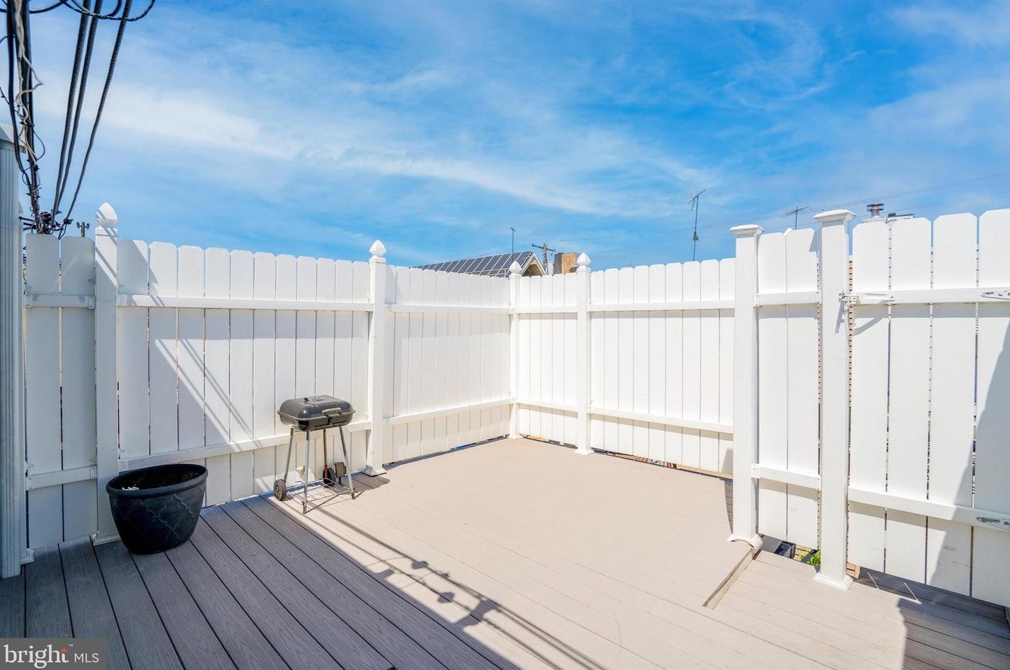 231 Tree St, Philadelphia, PA 19148-3340