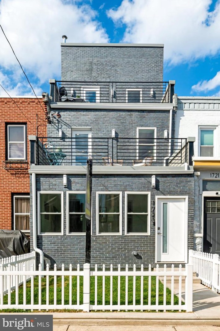 1723 Wharton St, Philadelphia, PA 19146-3035