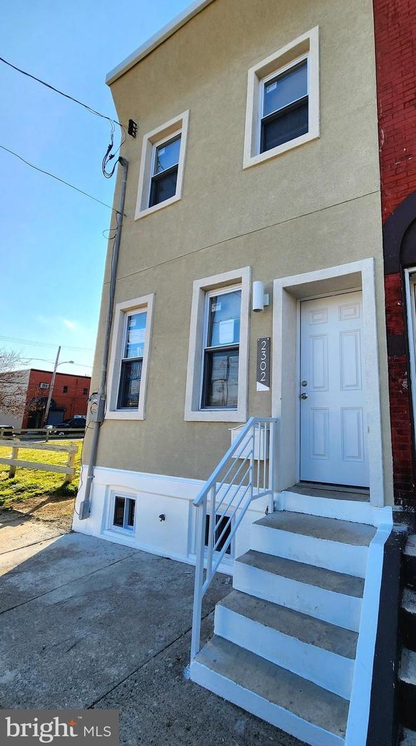 2302 Lawrence St, Philadelphia, PA 19133-2921