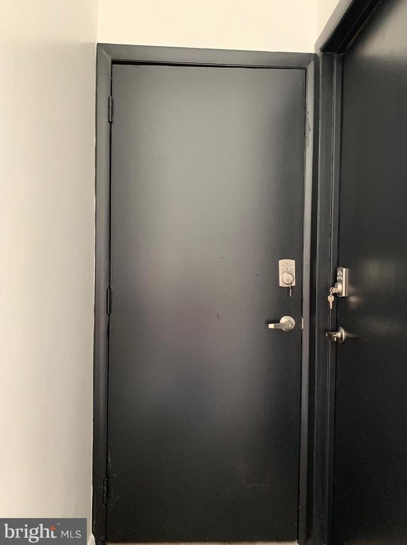 2524 South St #3rd Floor, Philadelphia, PA 19146