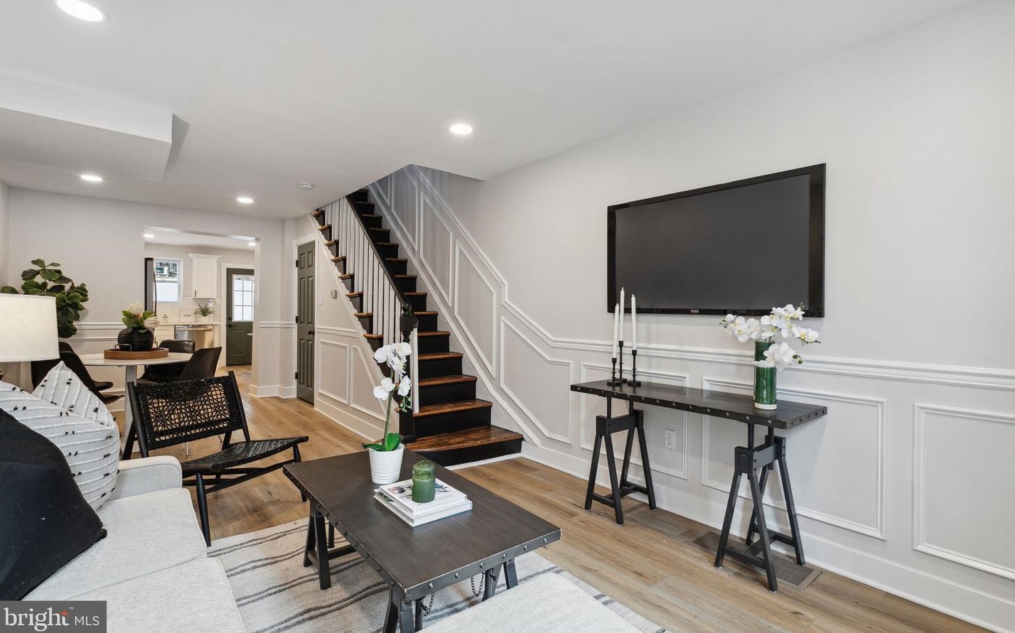 631 Pierce St, Philadelphia, PA 19148-1719