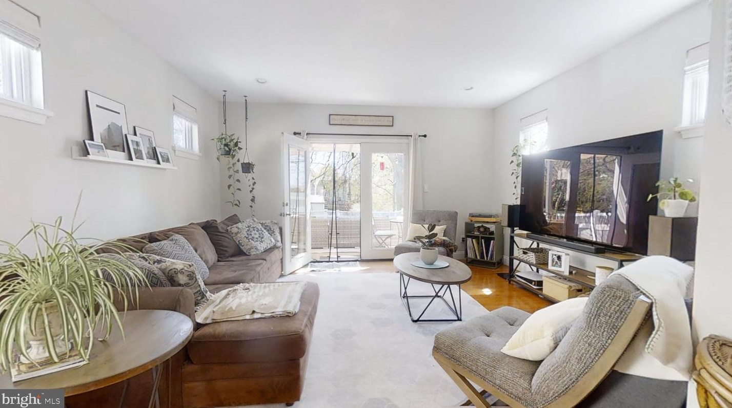 345 Delmar St, Philadelphia PA  19128-4505 exterior