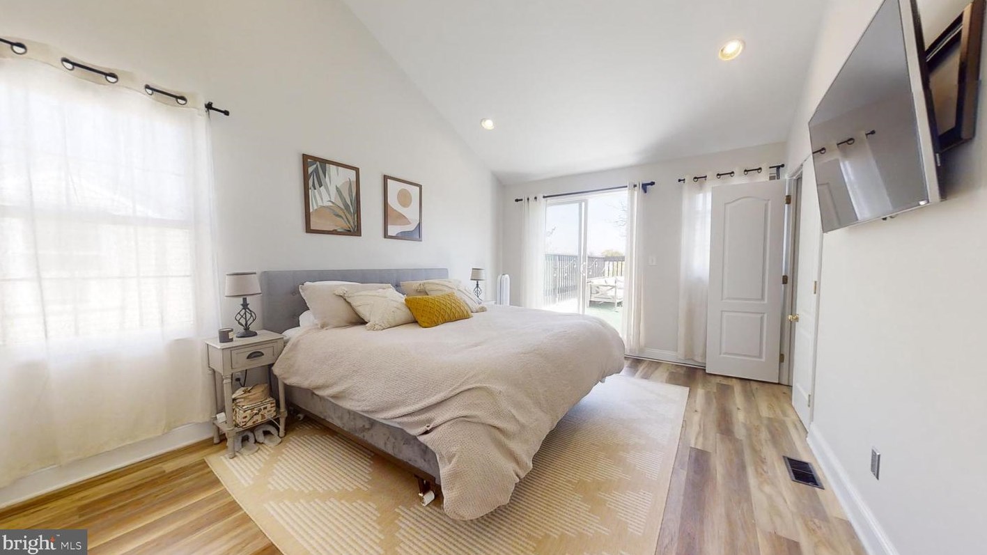 345 Delmar St, Philadelphia PA  19128-4505 exterior