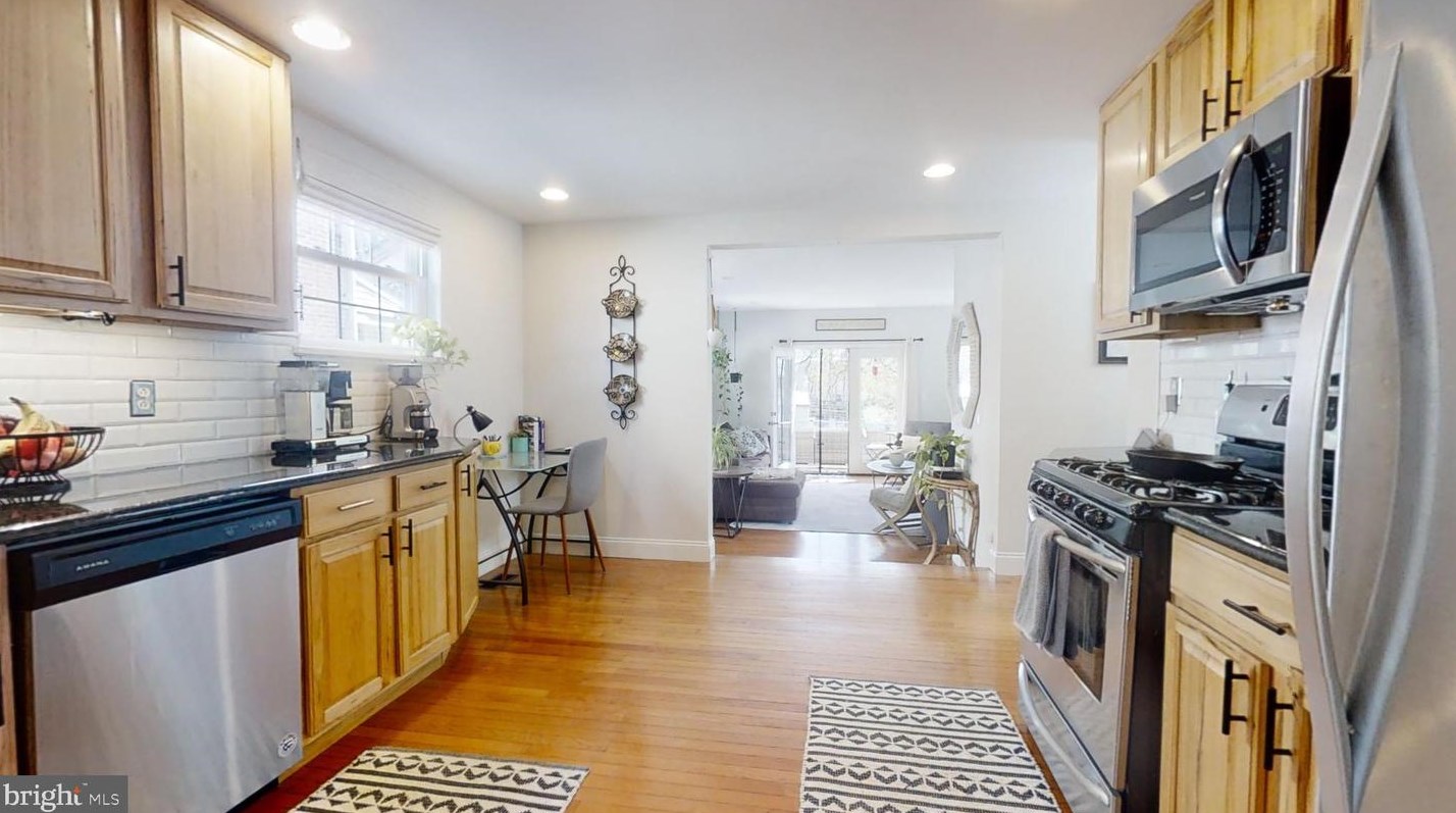 345 Delmar St, Philadelphia PA  19128-4505 exterior