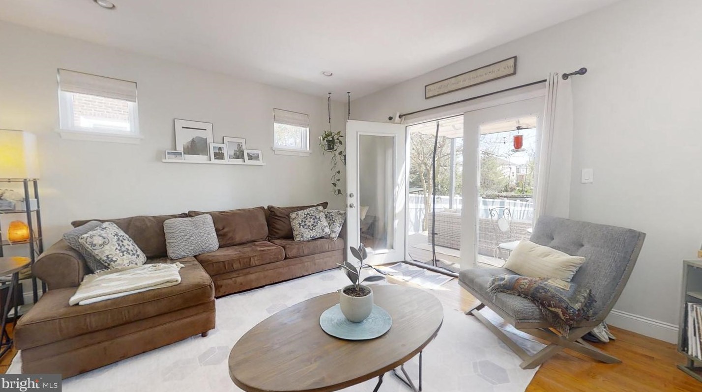 345 Delmar St, Philadelphia PA  19128-4505 exterior