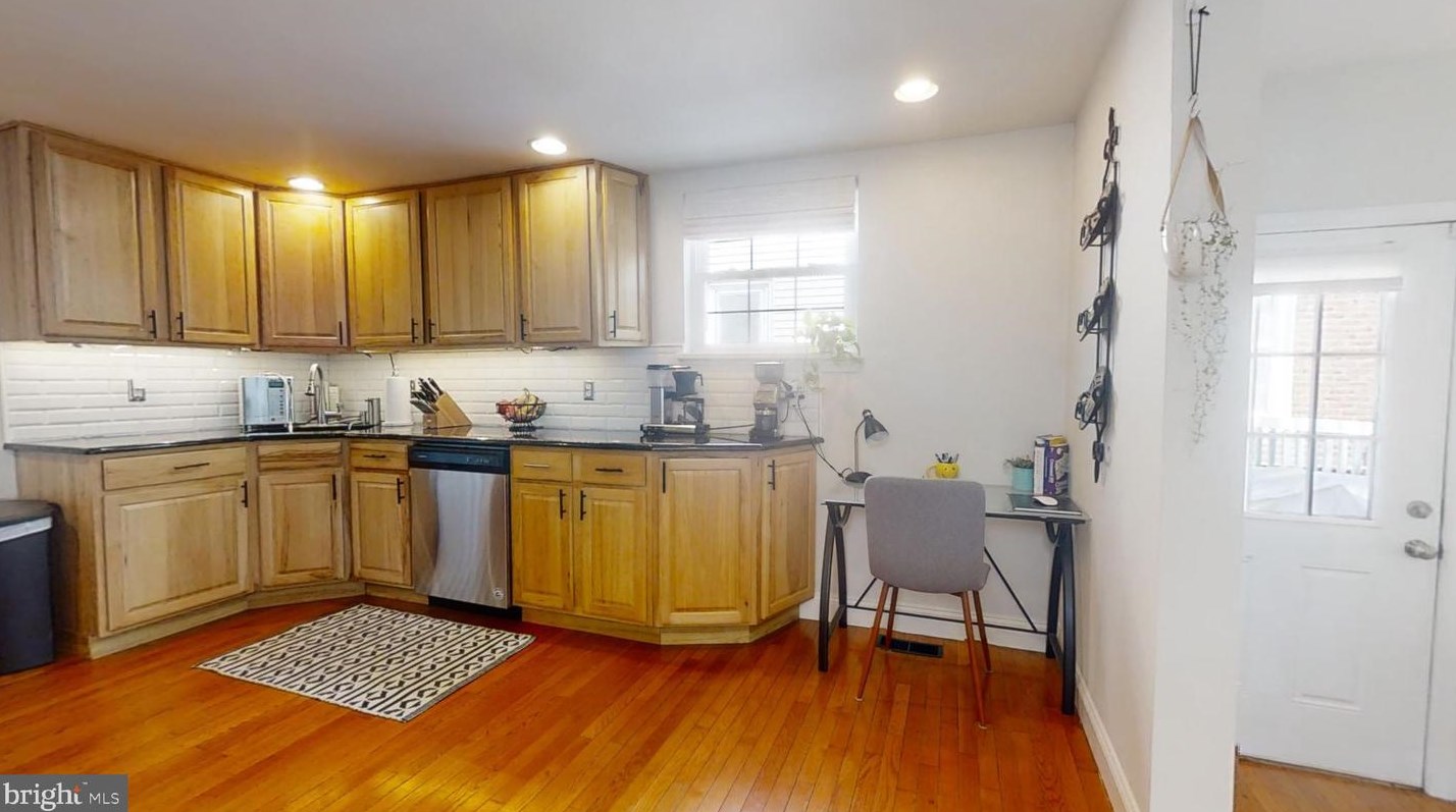 345 Delmar St, Philadelphia PA  19128-4505 exterior