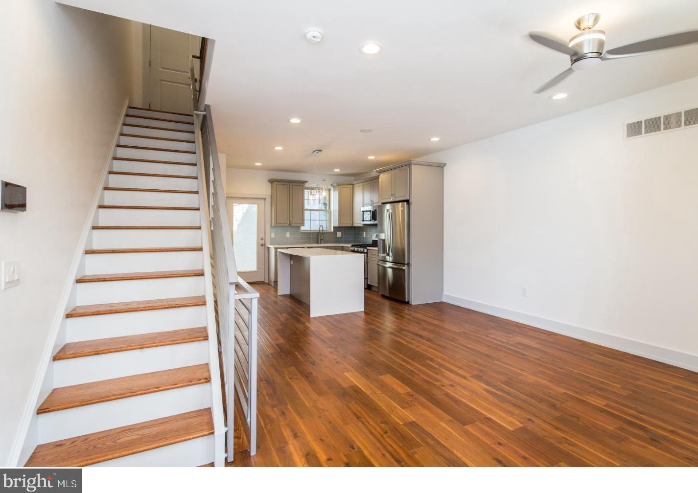 1207 Ridge Ave, Philadelphia, PA 19123-3204
