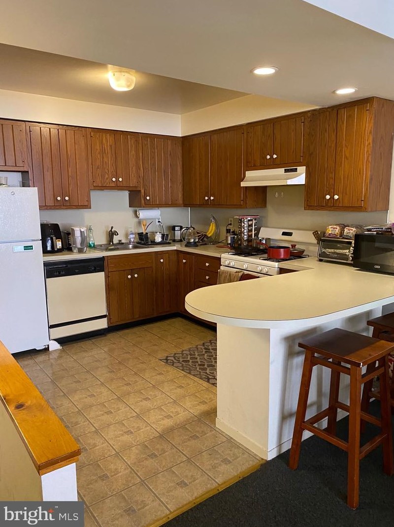 325 S Juniper St #2nd Floor, Philadelphia, PA 19107