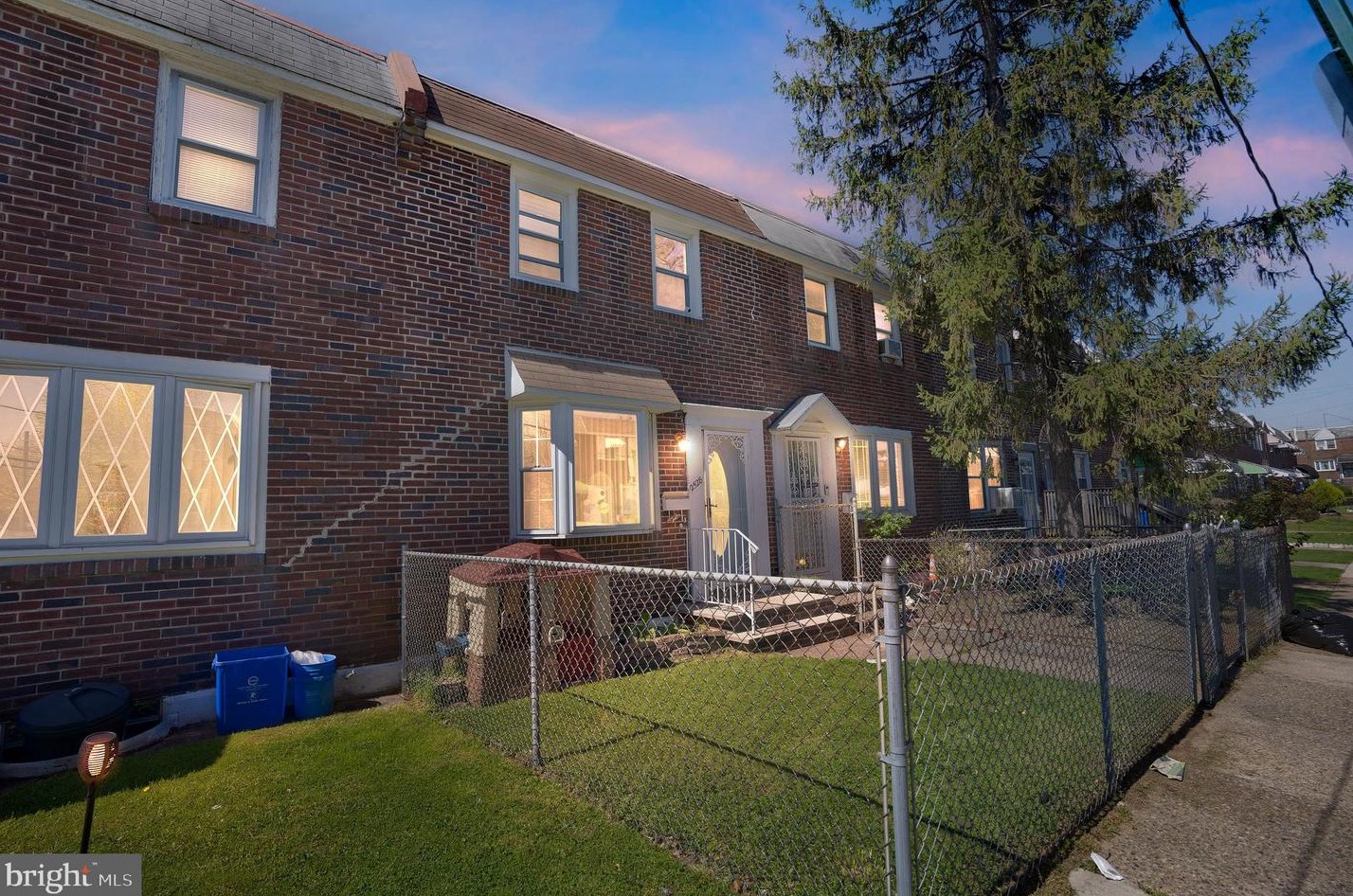 2528 Alden St, Philadelphia, PA 19143-6120