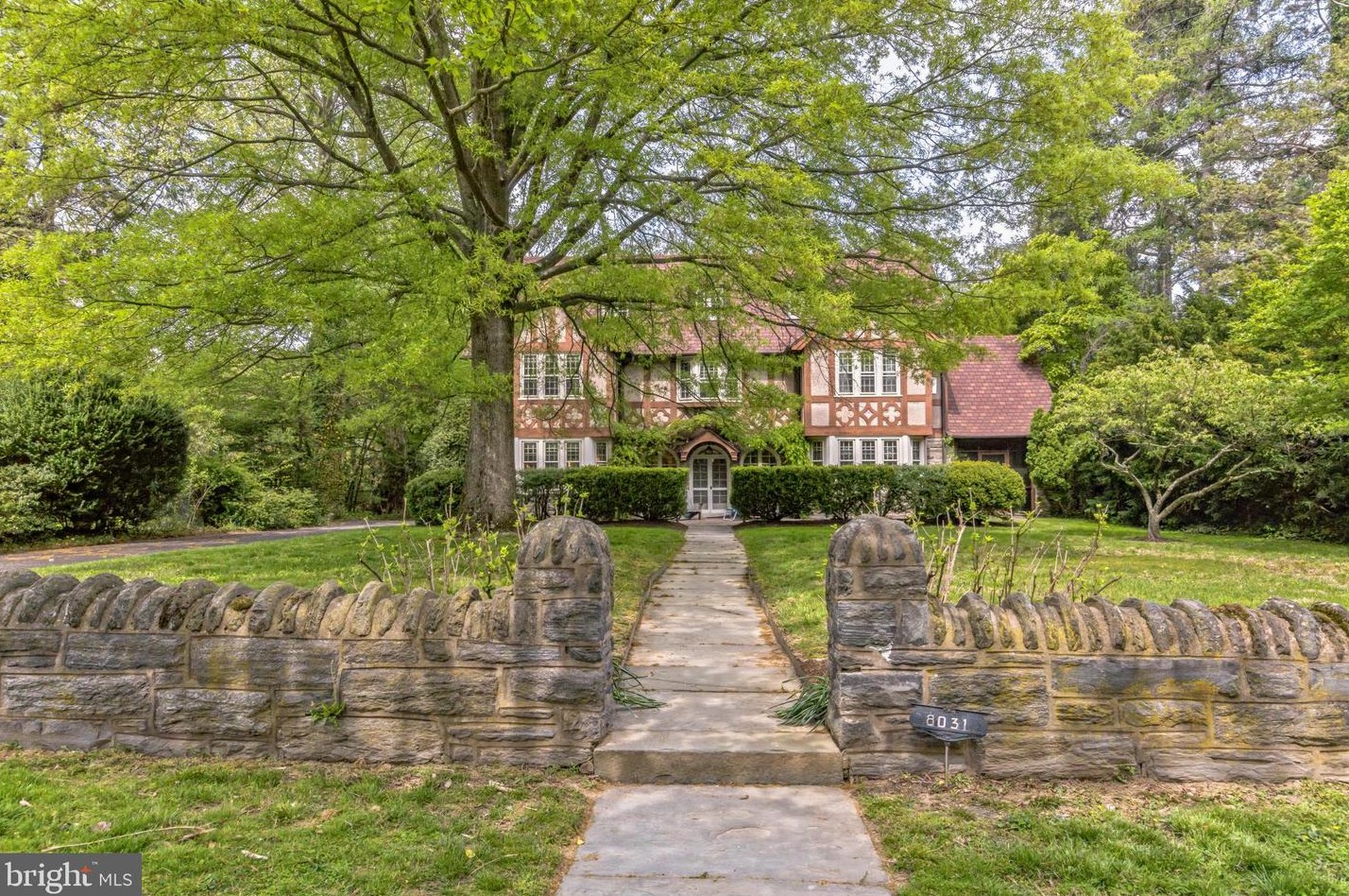 8031 Seminole St, Philadelphia, PA 19118-3915
