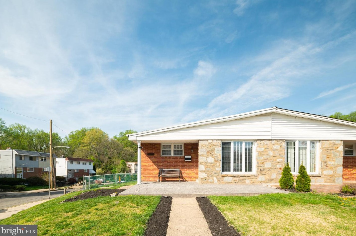 2638 Sperry St, Philadelphia, PA 19152-1520