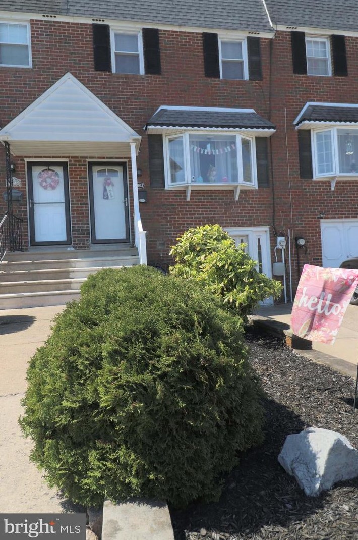 4008 Carteret Dr, Philadelphia, PA 19114-2111