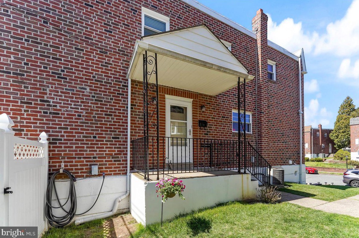 115 Meadow Ln, Philadelphia, PA 19154-4307