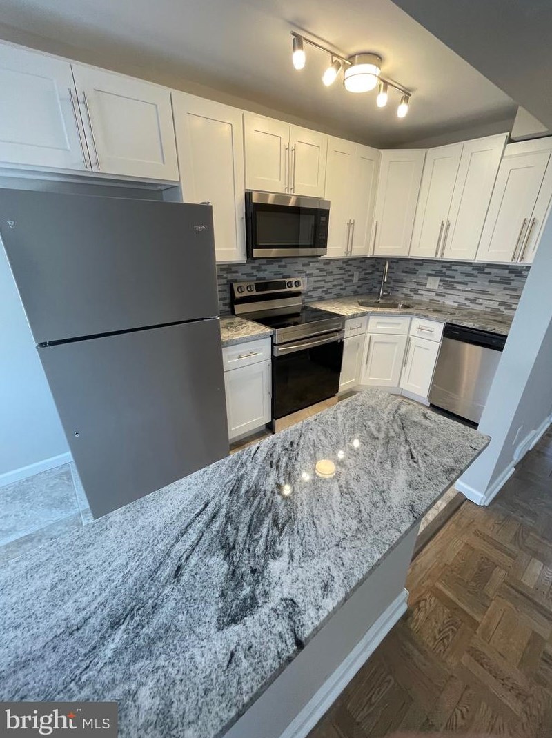 488 Clapier St, Philadelphia PA  19144-4715 exterior