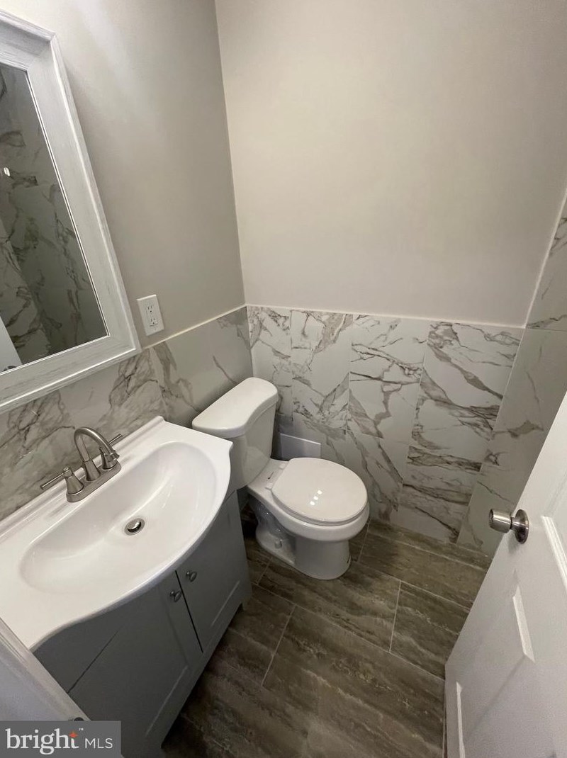 488 Clapier St, Philadelphia PA  19144-4715 exterior