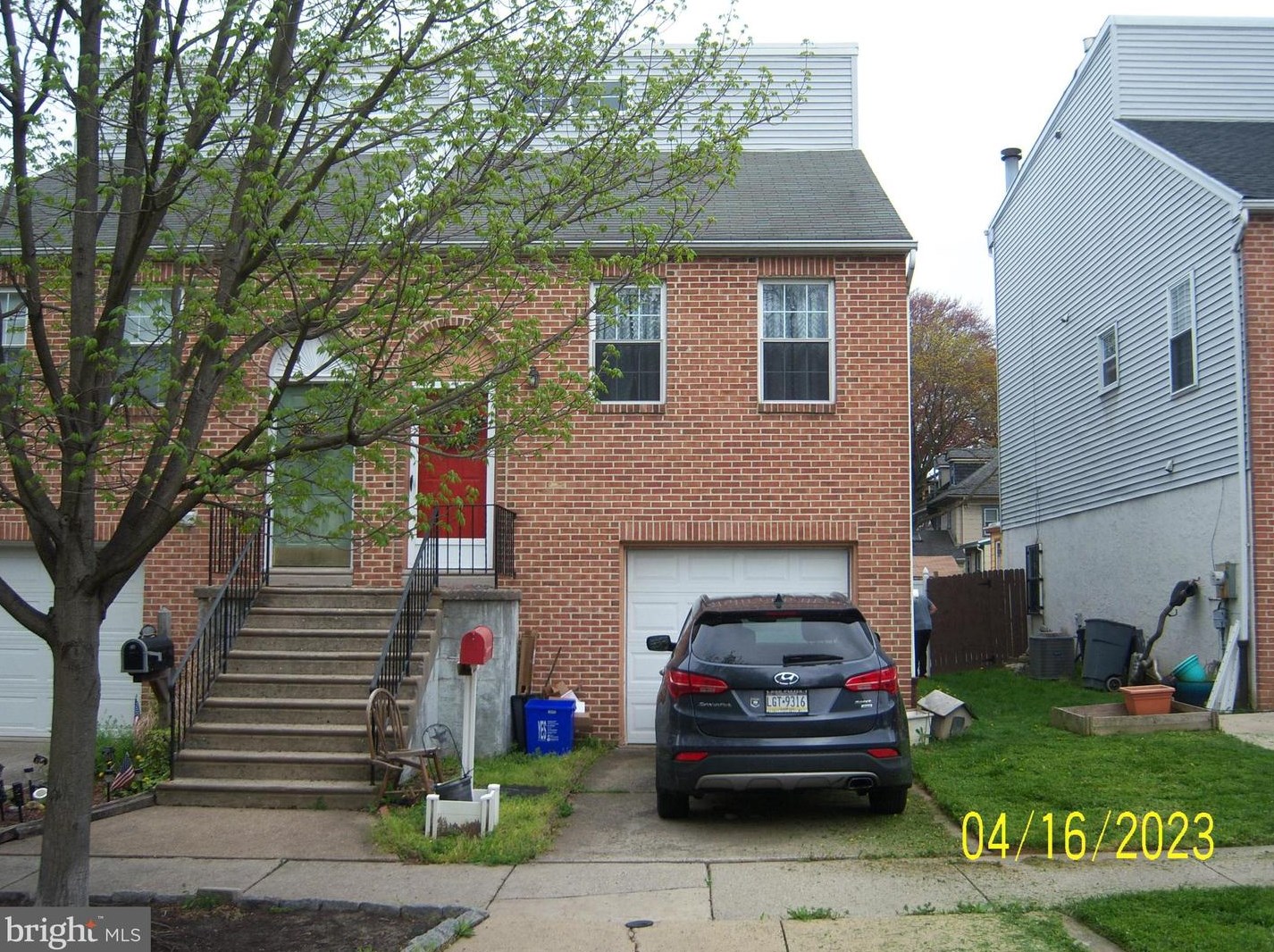 3323 Fuller St, Philadelphia, PA 19136-2230
