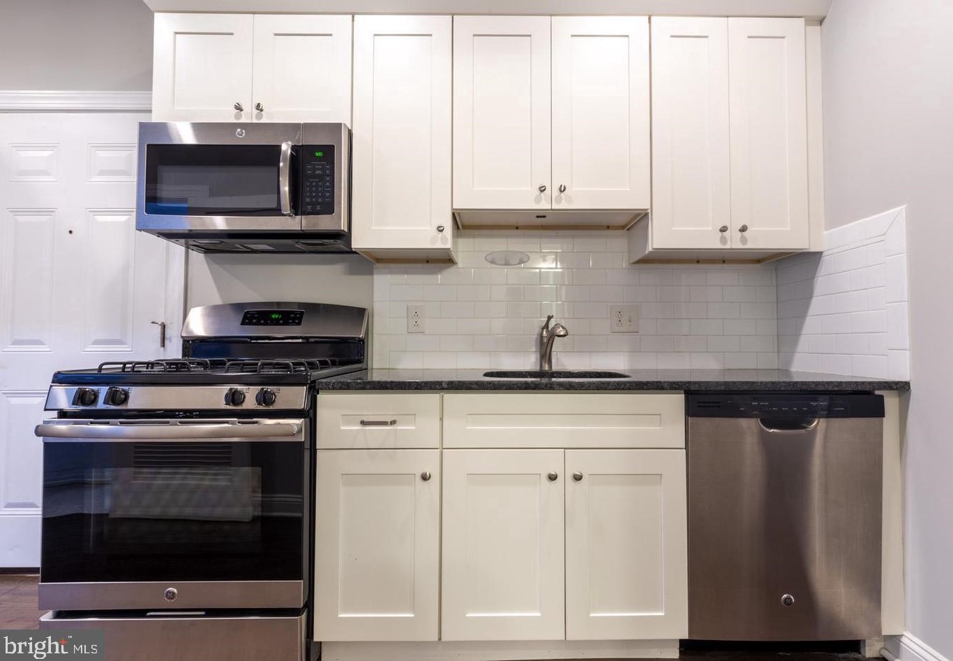 1214 N Front St #a, Philadelphia, PA 19122