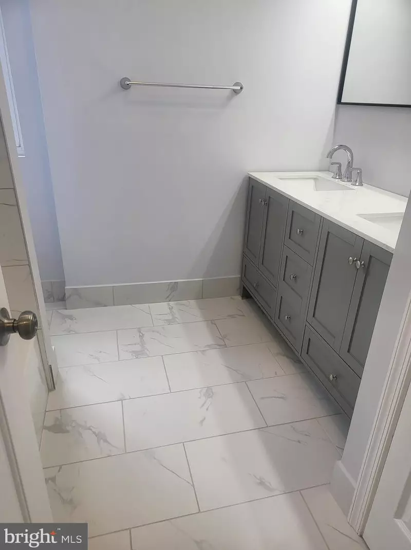 5224 Kingsessing Ave, Philadelphia PA  19143-4330 exterior