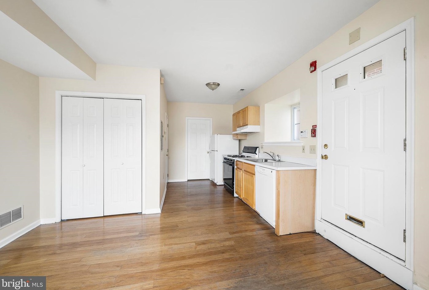 321 N Front St #g2, Philadelphia, PA 19106