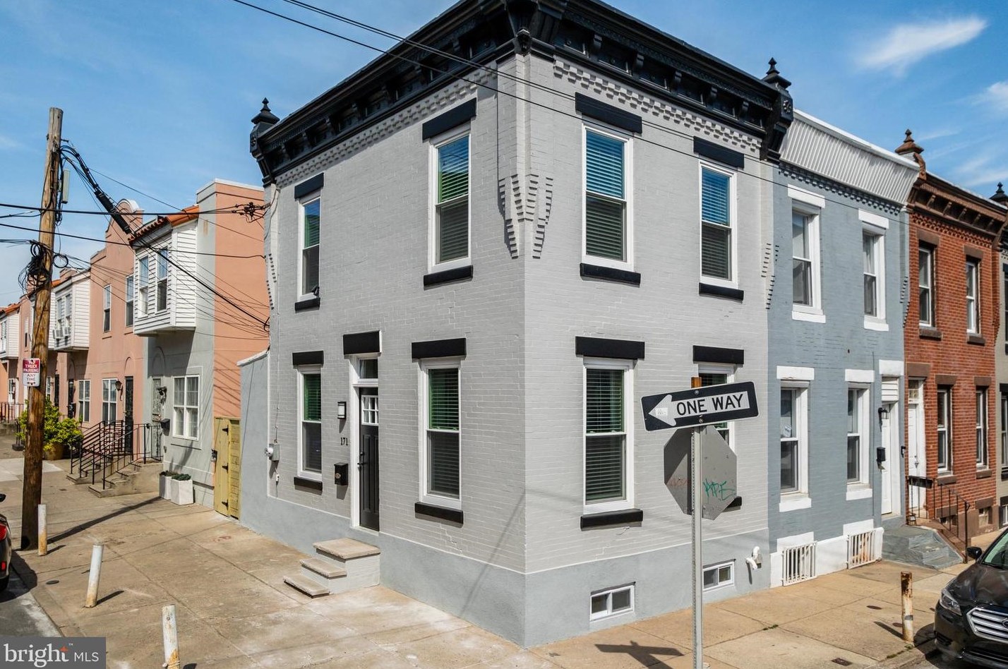 171 Palmer St, Philadelphia, PA 19122-3220