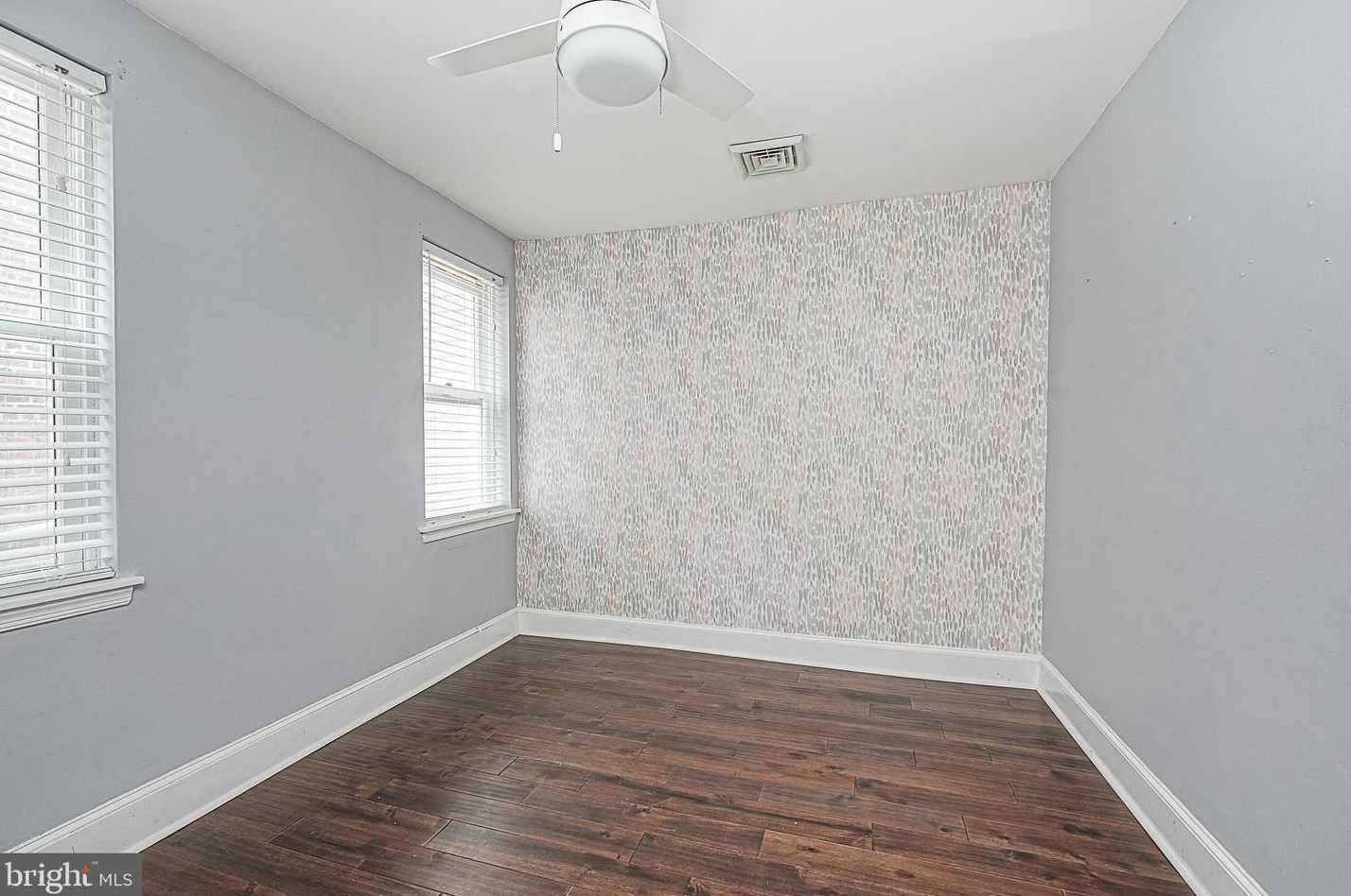 716 Fulton St, Philadelphia, PA 19147-2817