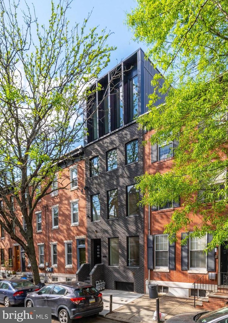 2043 Fitzwater St, Philadelphia, PA 19146