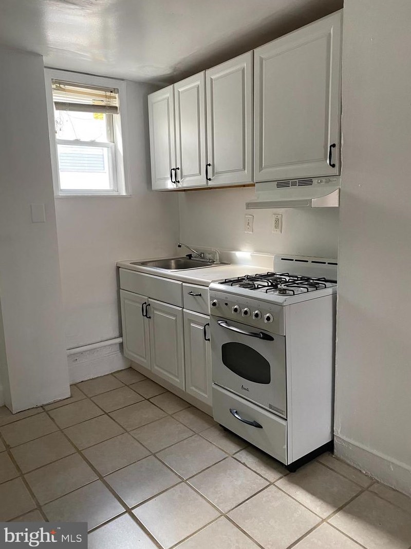 918 S 12th St #2f, Philadelphia, PA 19147