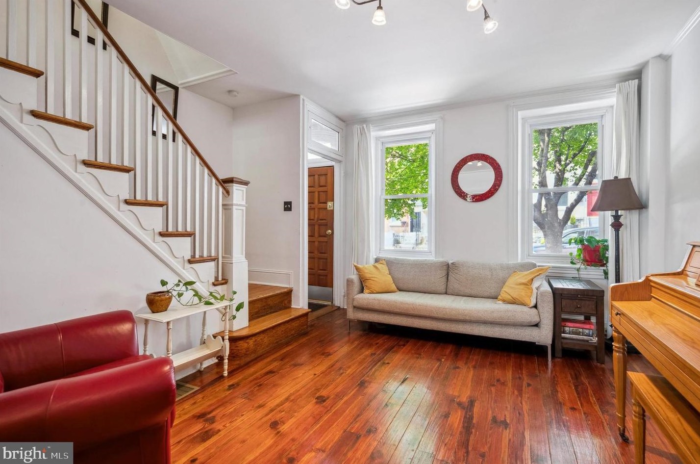 110 Kalos St, Philadelphia, PA 19128-3828