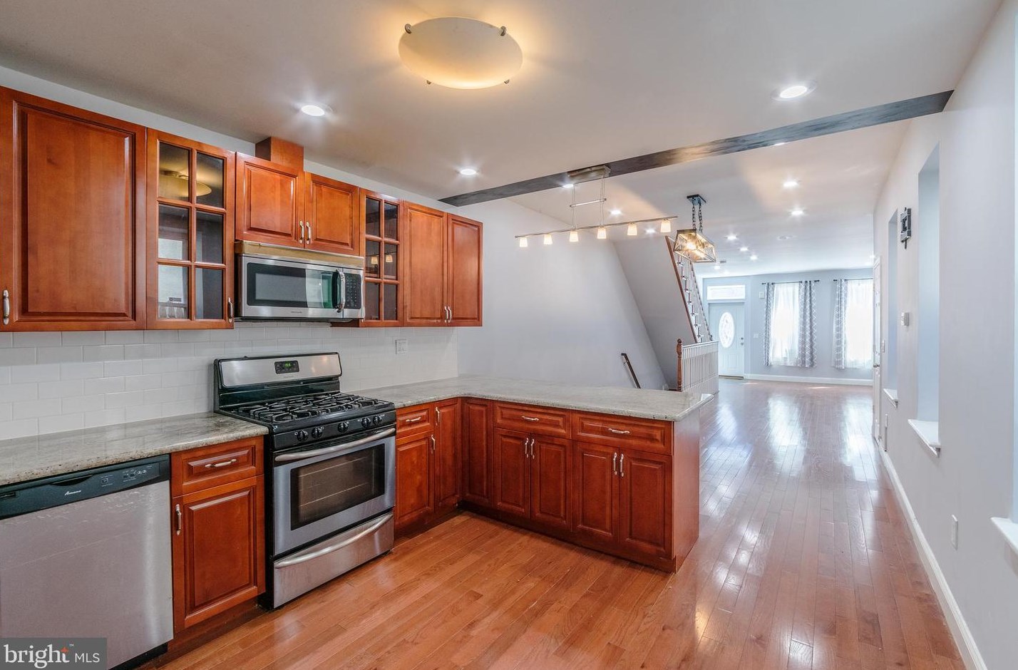 2027 Morris St, Philadelphia PA  19145-1424 exterior