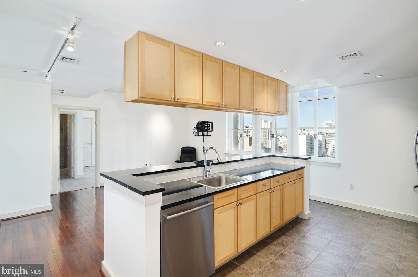 111 S 15th St #2204, Philadelphia, PA 19102