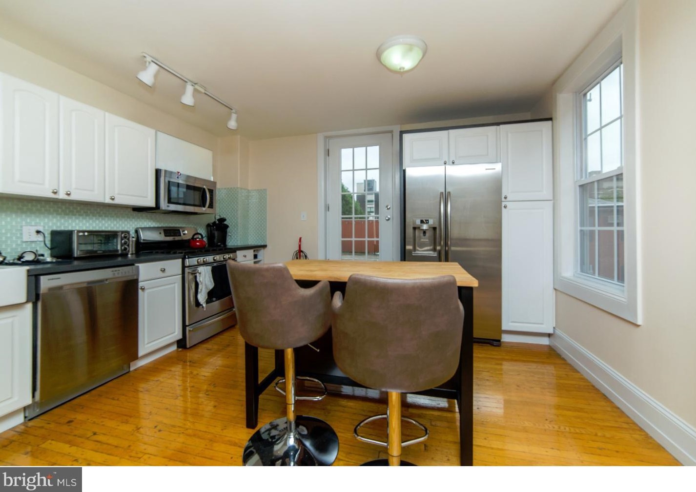 1534 Pine St, Philadelphia, PA 19102-4604