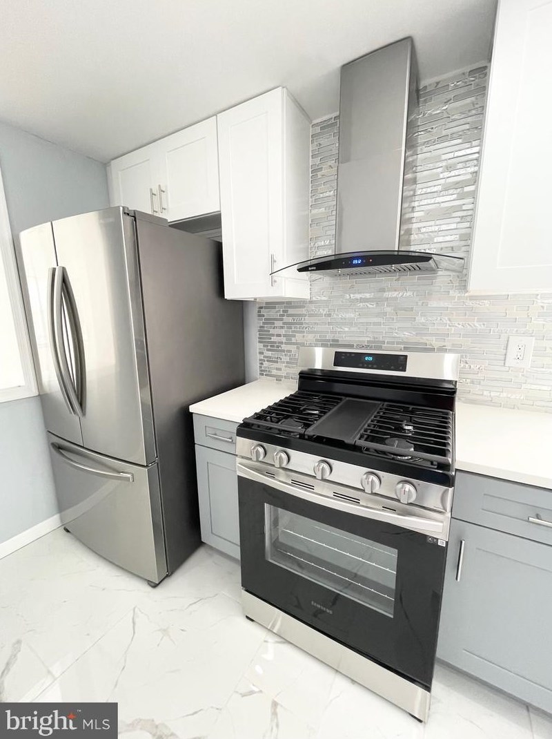 8117 Algon Ave, Philadelphia PA  19152-2203 exterior