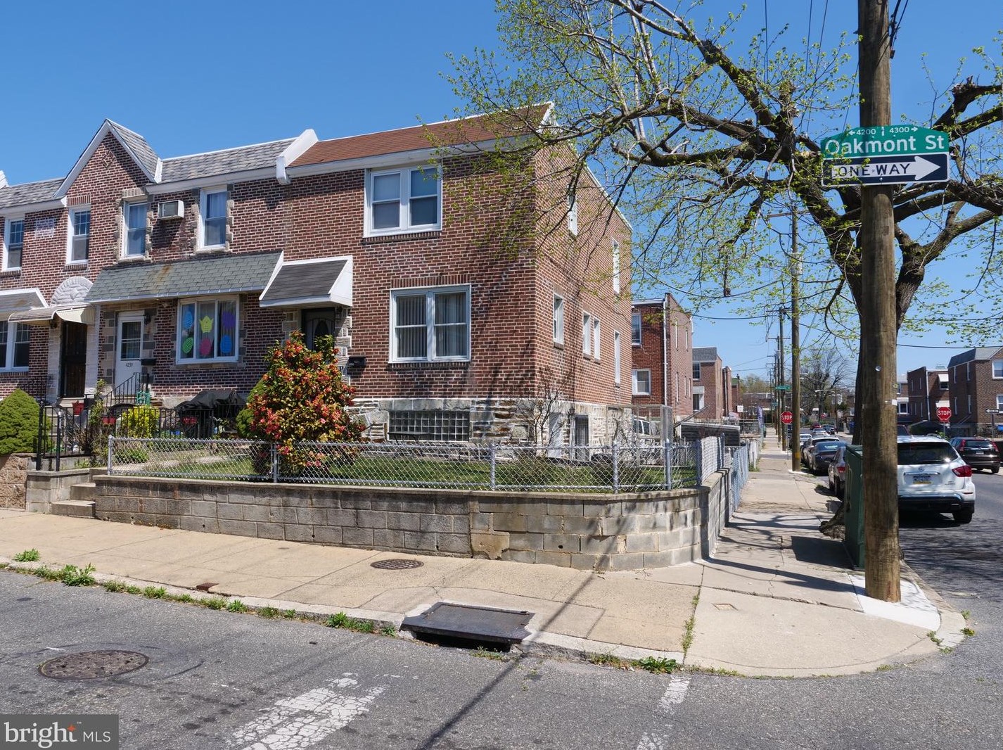 4241 Oakmont St, Philadelphia, PA 19136-3612