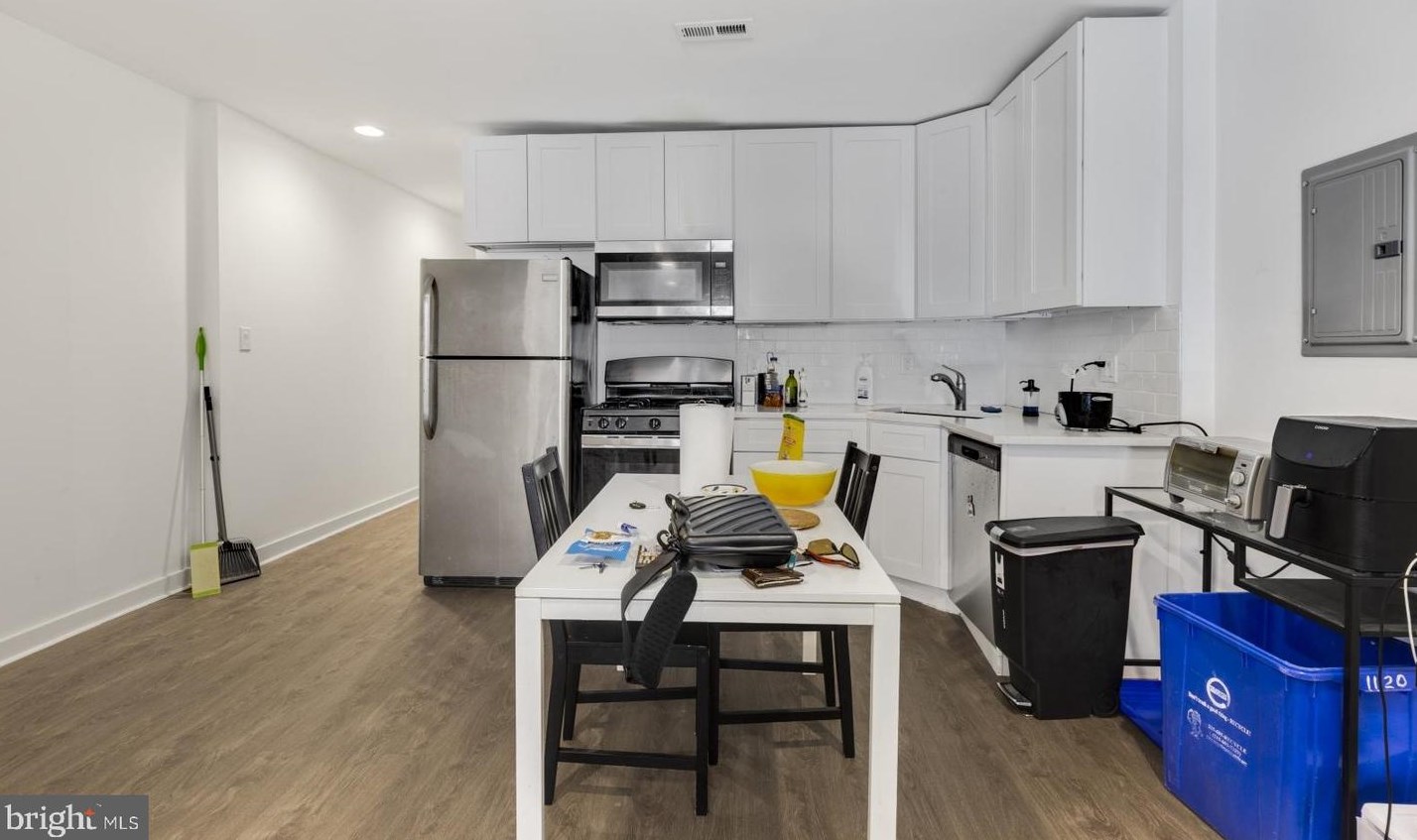 1120 S 7th St #1, Philadelphia, PA 19147