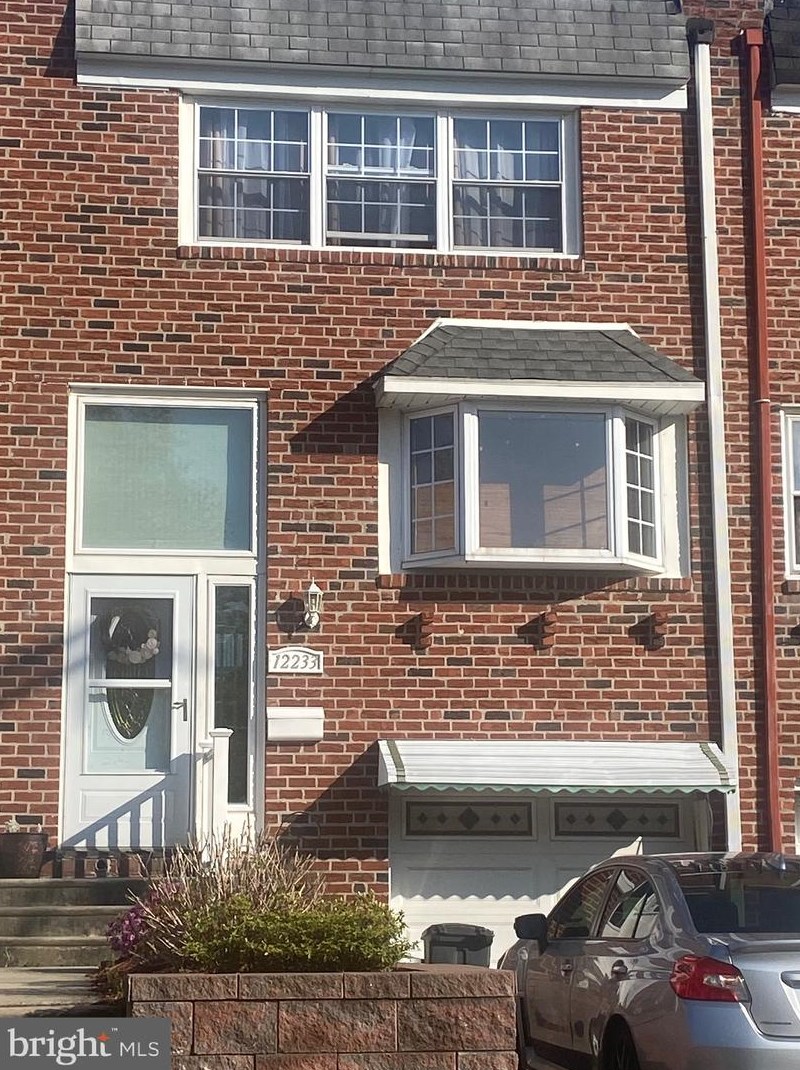12233 Sweet Briar Rd, Philadelphia, PA 19154-1837