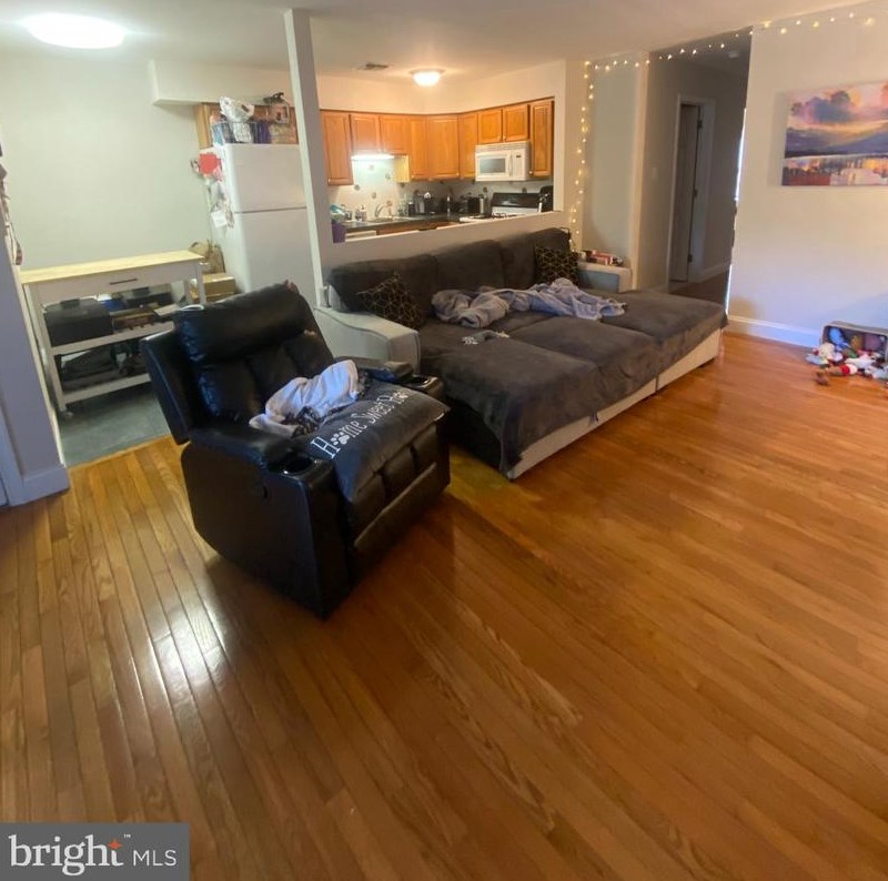 5954 Henry Ave, Philadelphia, PA 19128