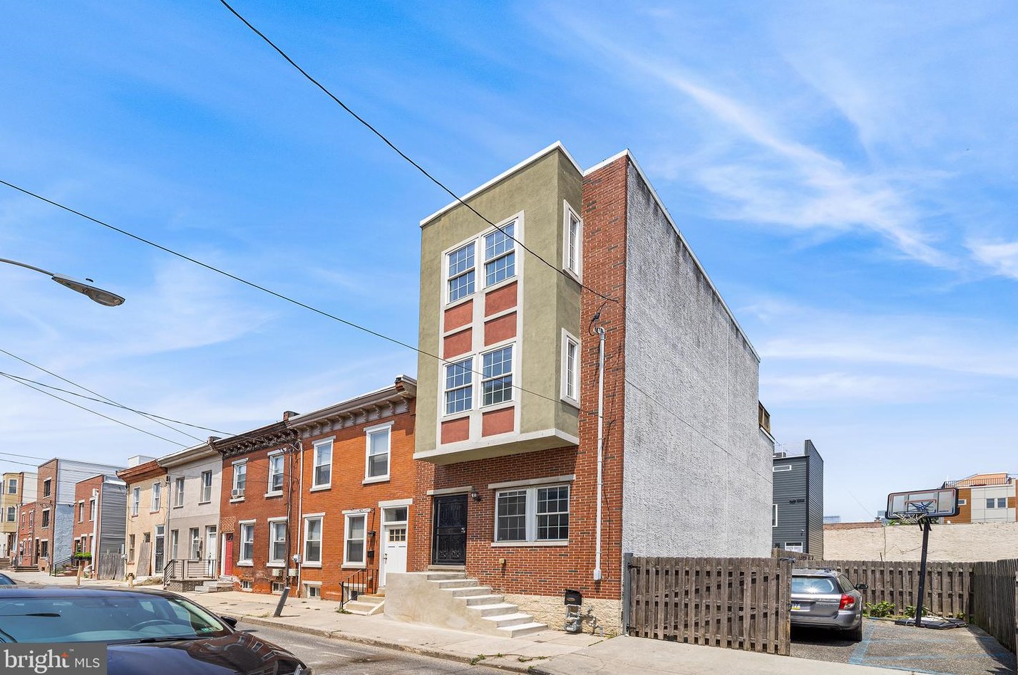 1709 Latona St, Philadelphia, PA 19146-3027