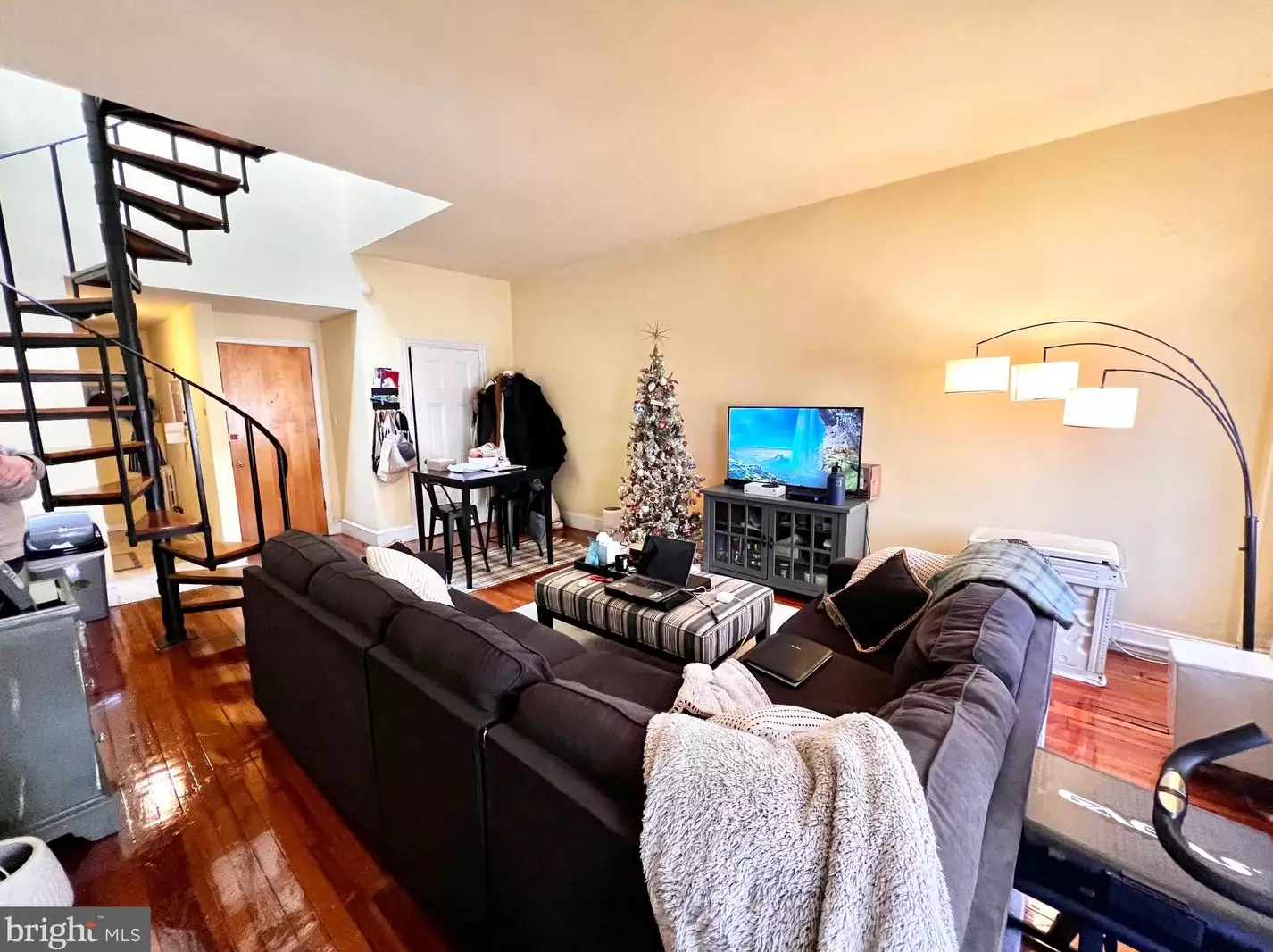 1527 Pine St #3r, Philadelphia, PA 19102