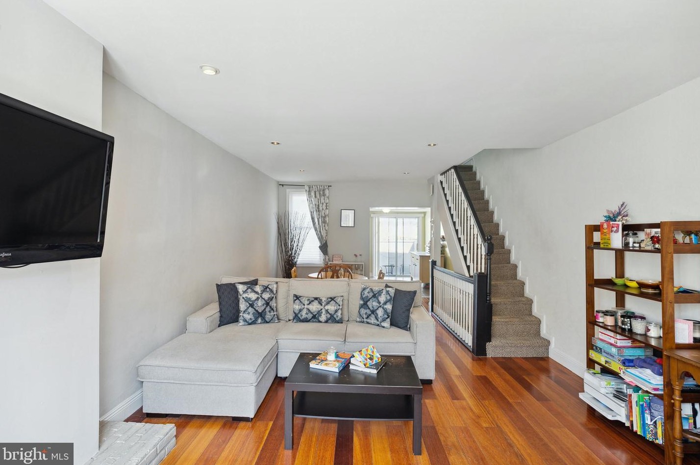 315 Tree St, Philadelphia, PA 19148-3310