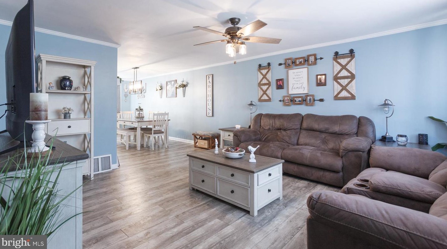 4373 Deerpath Ln, Philadelphia, PA 19154-3621