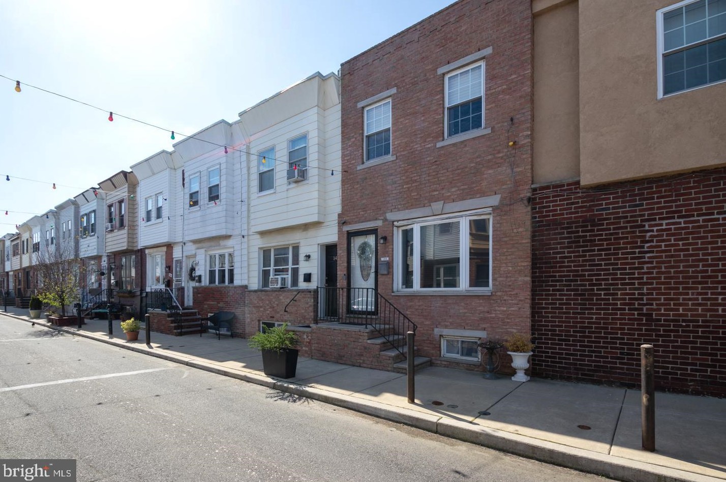 150 Roseberry St, Philadelphia, PA 19148-4024