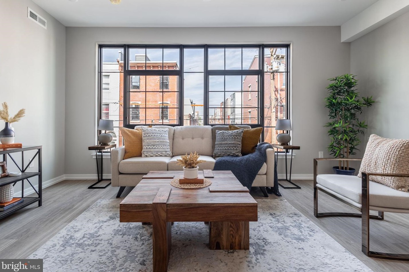 1205 S 15th St #1a, Philadelphia, PA 19146