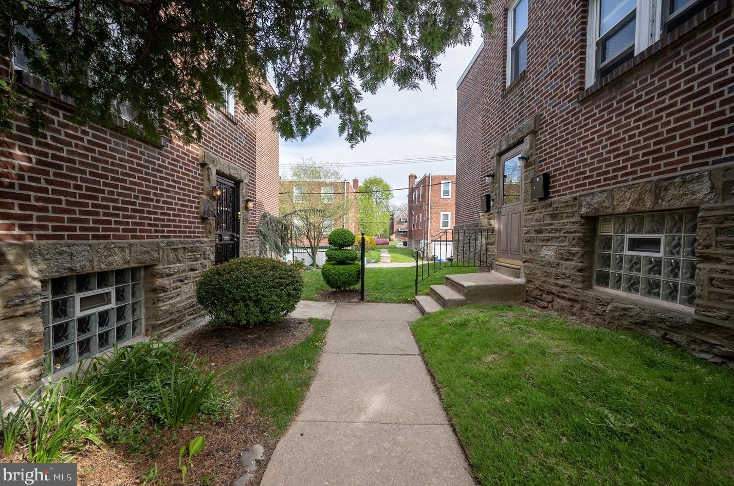 906 E Sharpnack St #2, Philadelphia, PA 19150