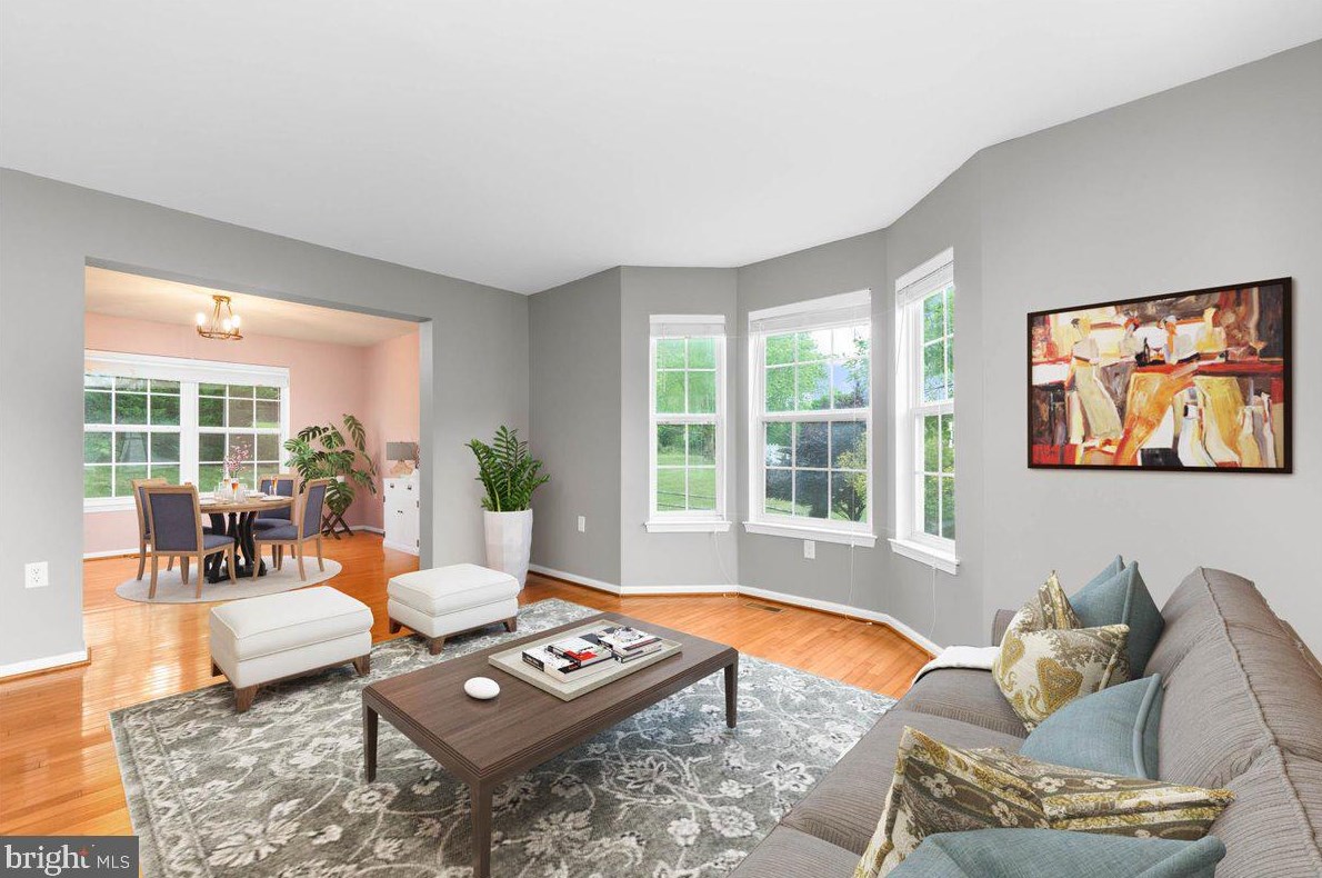 9002 Buttonwood Pl, Philadelphia, PA 19128-1057