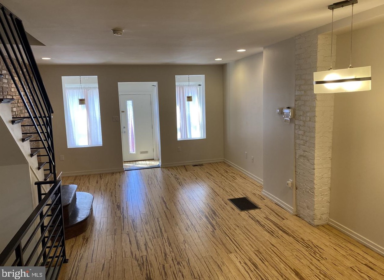 2719 Reed St, Philadelphia, PA 19146-3706
