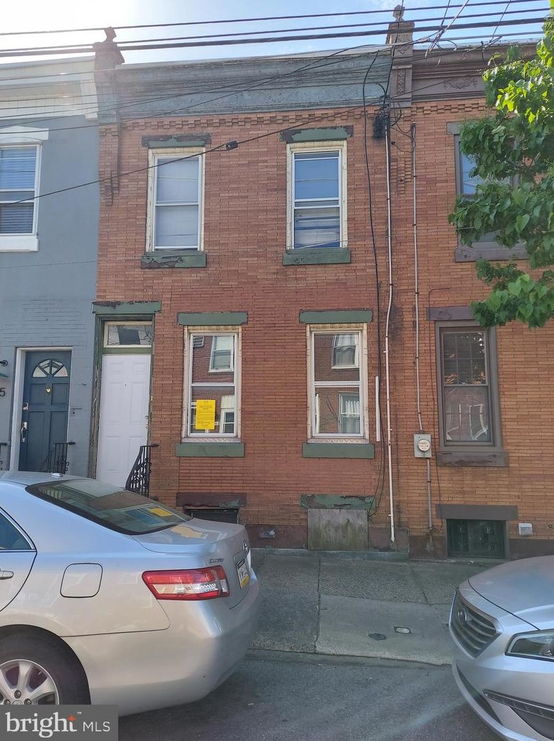 3113 Salmon St, Philadelphia, PA 19134-5812