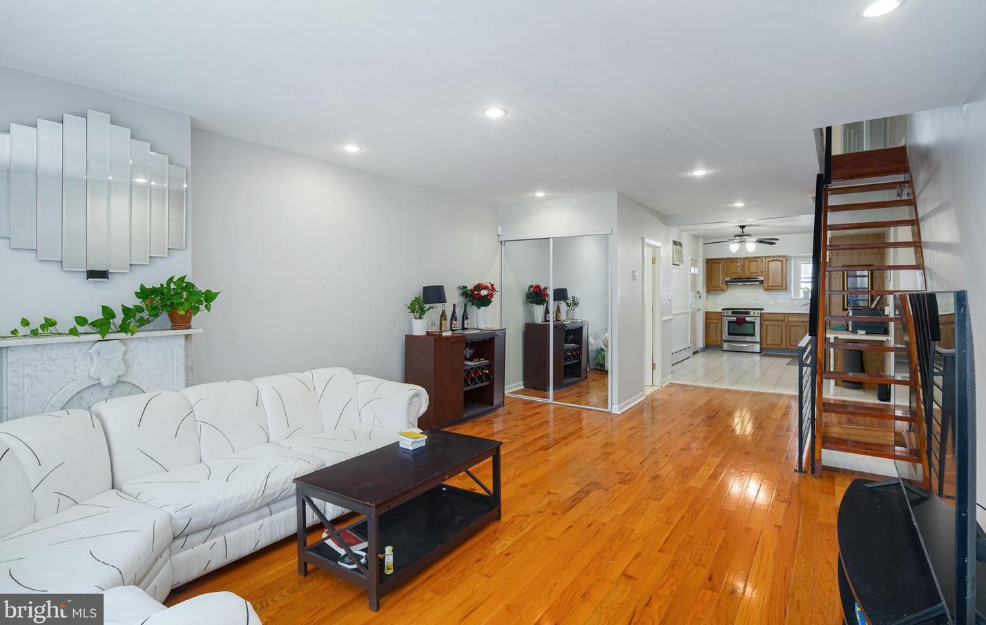 925 Morris St, Philadelphia PA  19148-1111 exterior