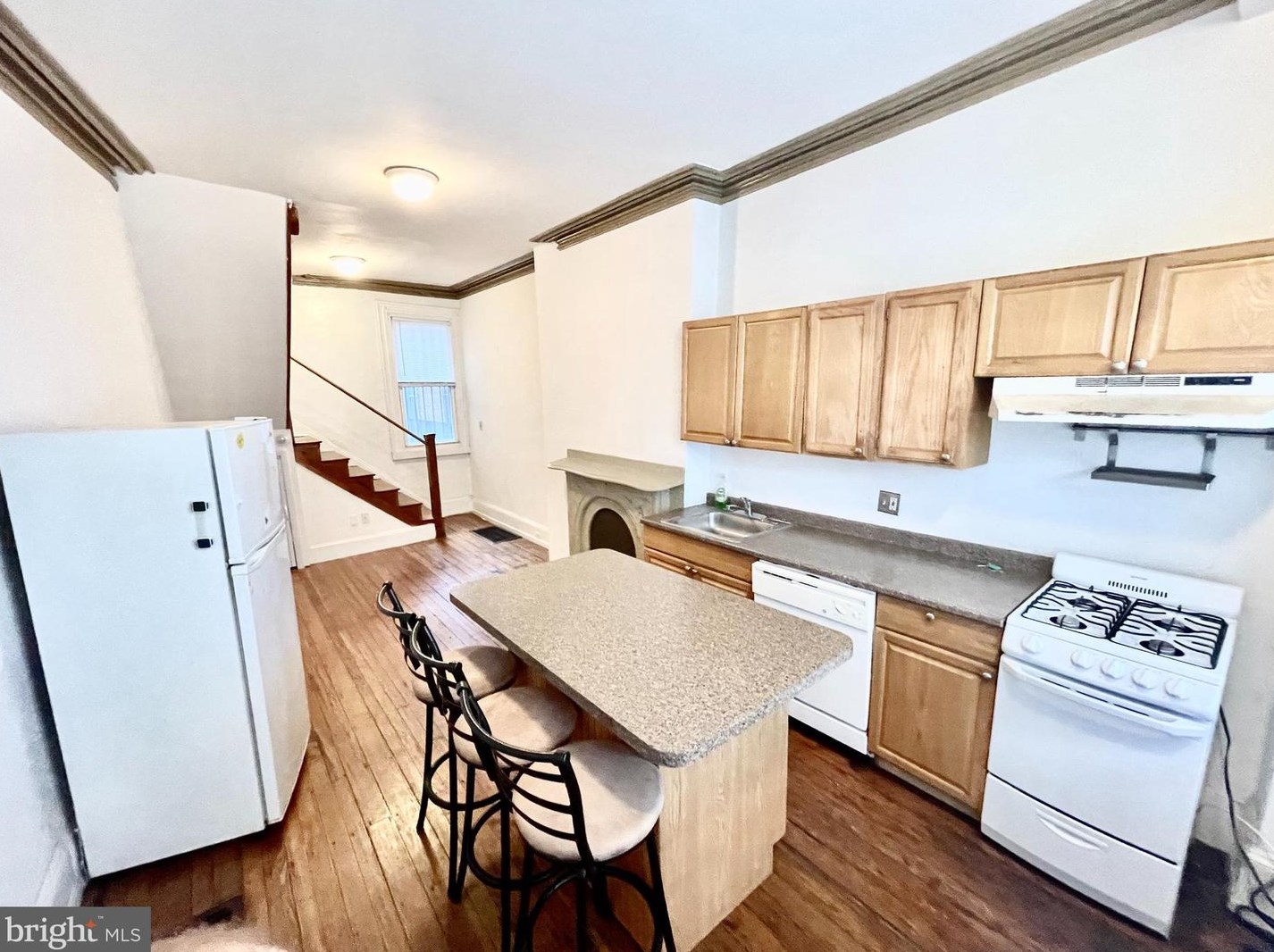 747 S 22nd St #1f, Philadelphia, PA 19146
