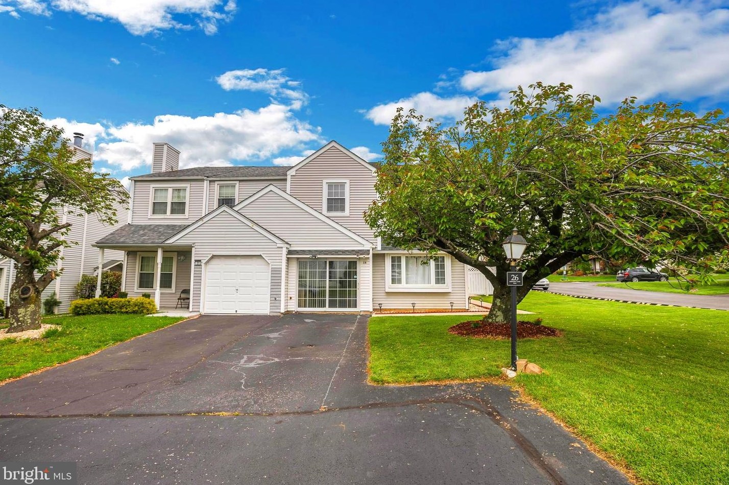 26 Country Lane Way, Philadelphia, PA 19115-2124