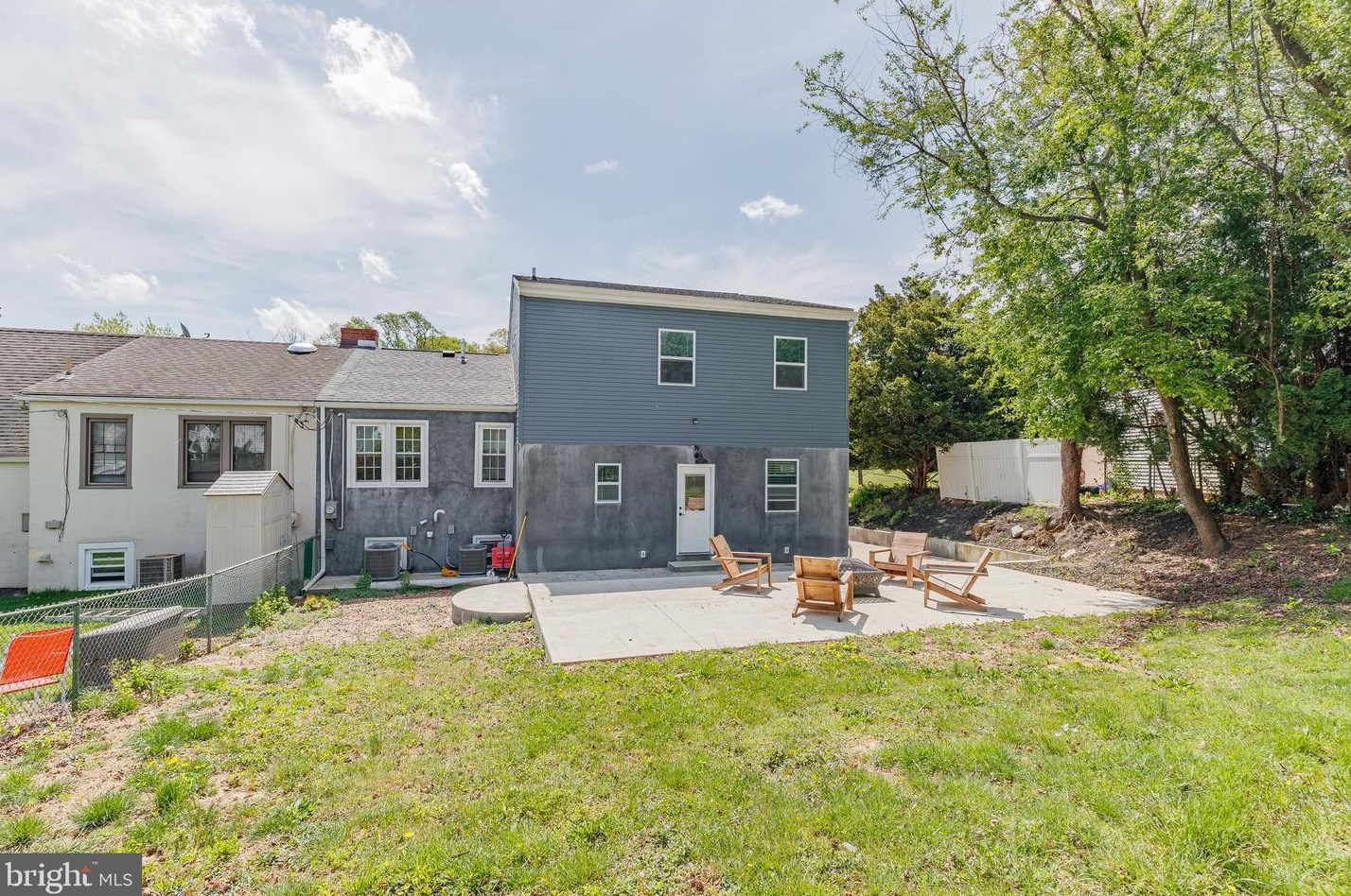 830 Cathedral Rd, Philadelphia PA  19128-2118 exterior